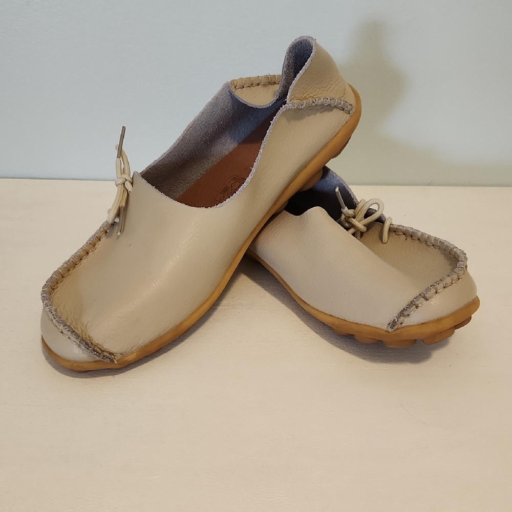 Chic Beige Moccasins for Women